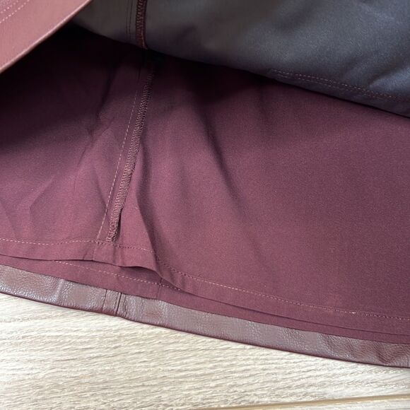 NWT Marie Oliver Braden Vegan Mini Skirt in Bordeaux Size 8 - Picture 10 of 15
